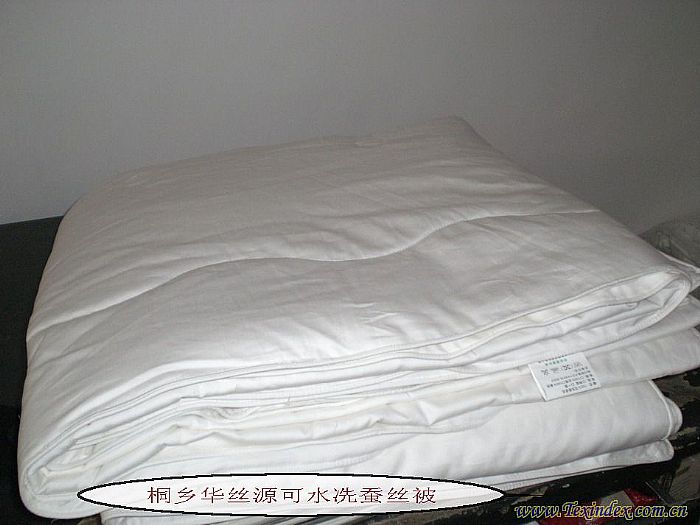 桑蠶長(zhǎng)絲空調(diào)貢被  規(guī)格200*230,180*220 用途被子 成份可水冼桑蠶絲